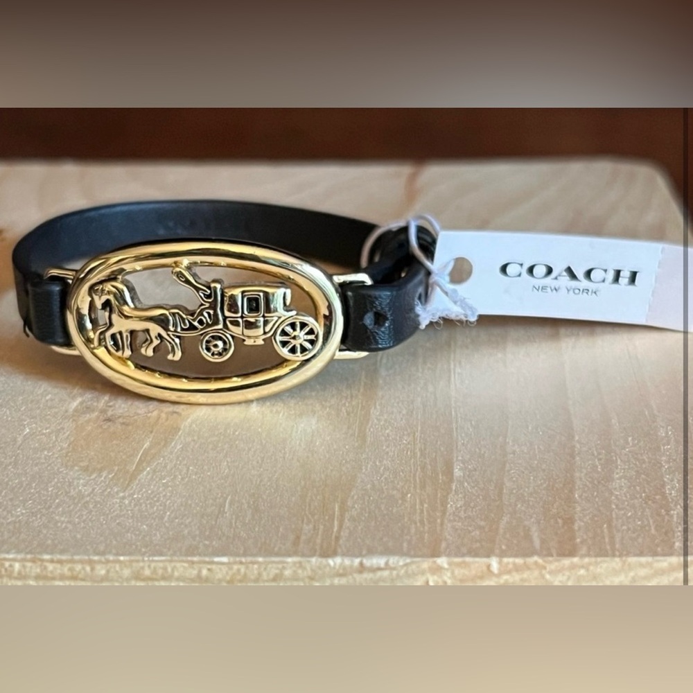 NWT Coach Carriage Black Leather and Gold Bracelet, gorgeous 🌹